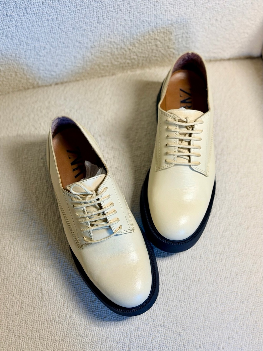 ZARA Beige Leather Platform Oxford
Lace-Up Shoes Women's EU 39